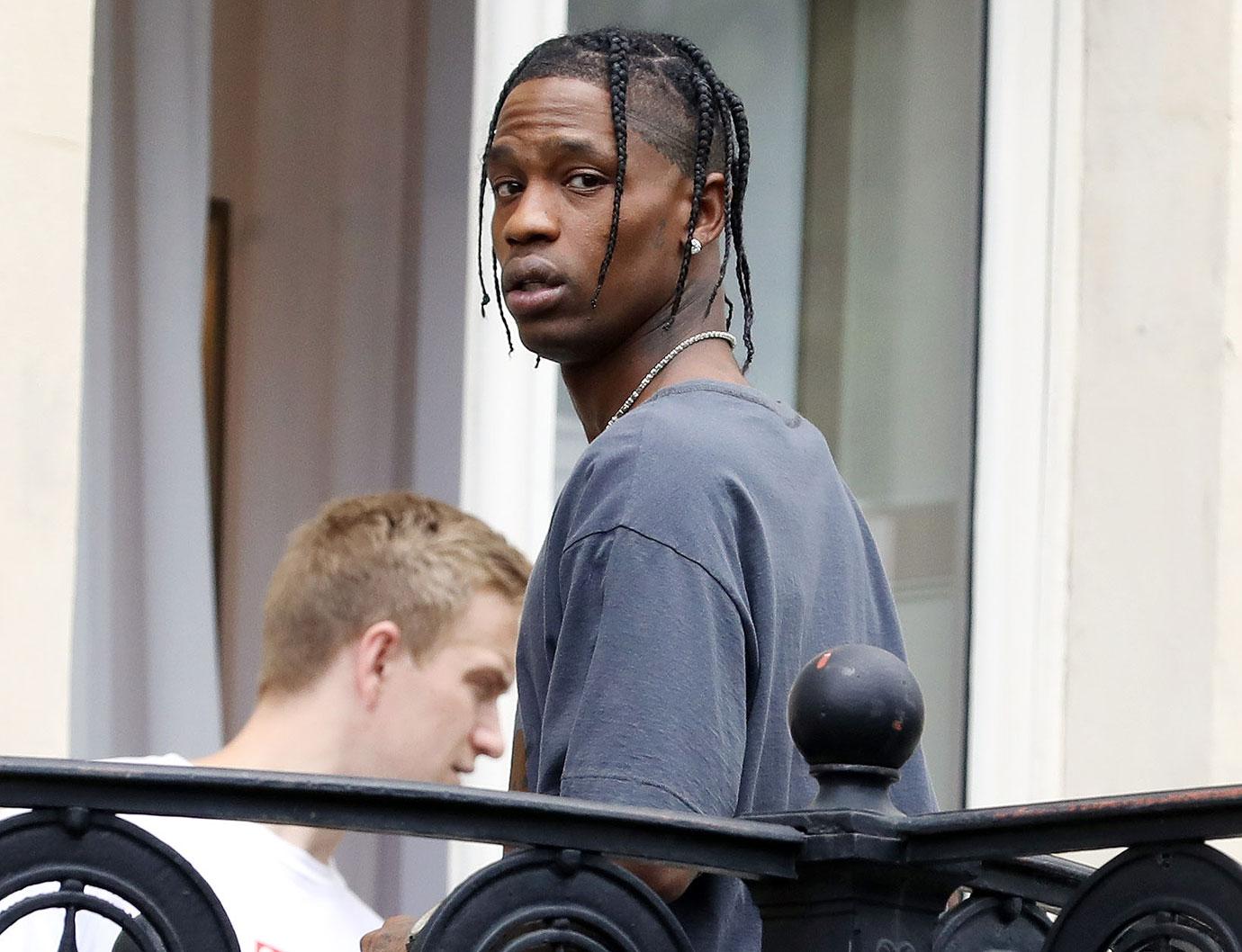 Travis Scott Mobbed By Fans at McDonald's