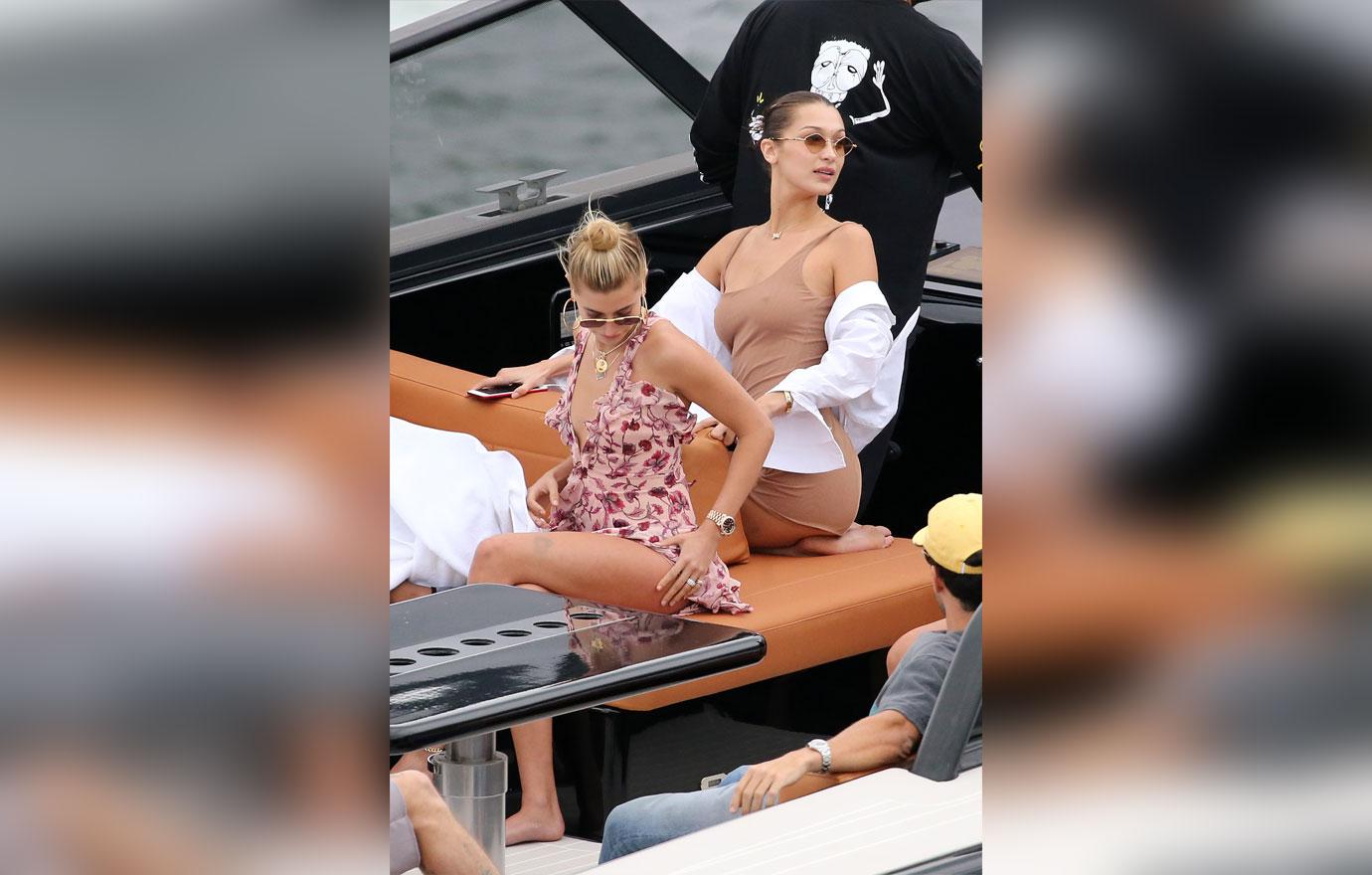 Bella Hadid Hailey Baldwin Model Vacation