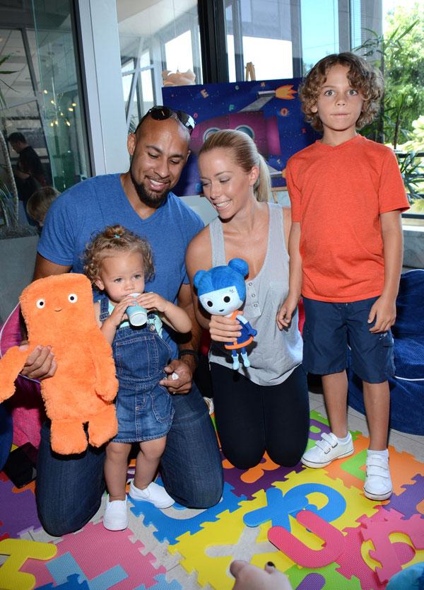 kendra wilkinson celebrate premiere ABC galaxy