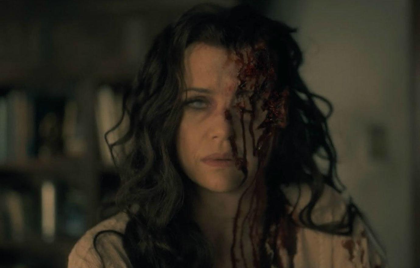 Actress Carla Gugino had looked better, but never had she been so frightening as when her face was falling off, brain exposed and blood spurting down her face in the Netflix gem, The Haunting of Hill House.