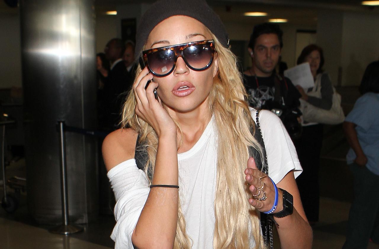 Friends Fear Amanda Bynes Will Die In Rehab Everyone Is Terrified