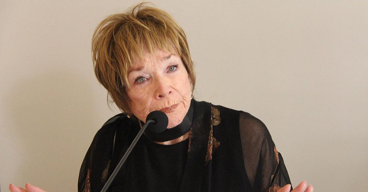 shirley maclaine last days pay assistant sip cocktails career