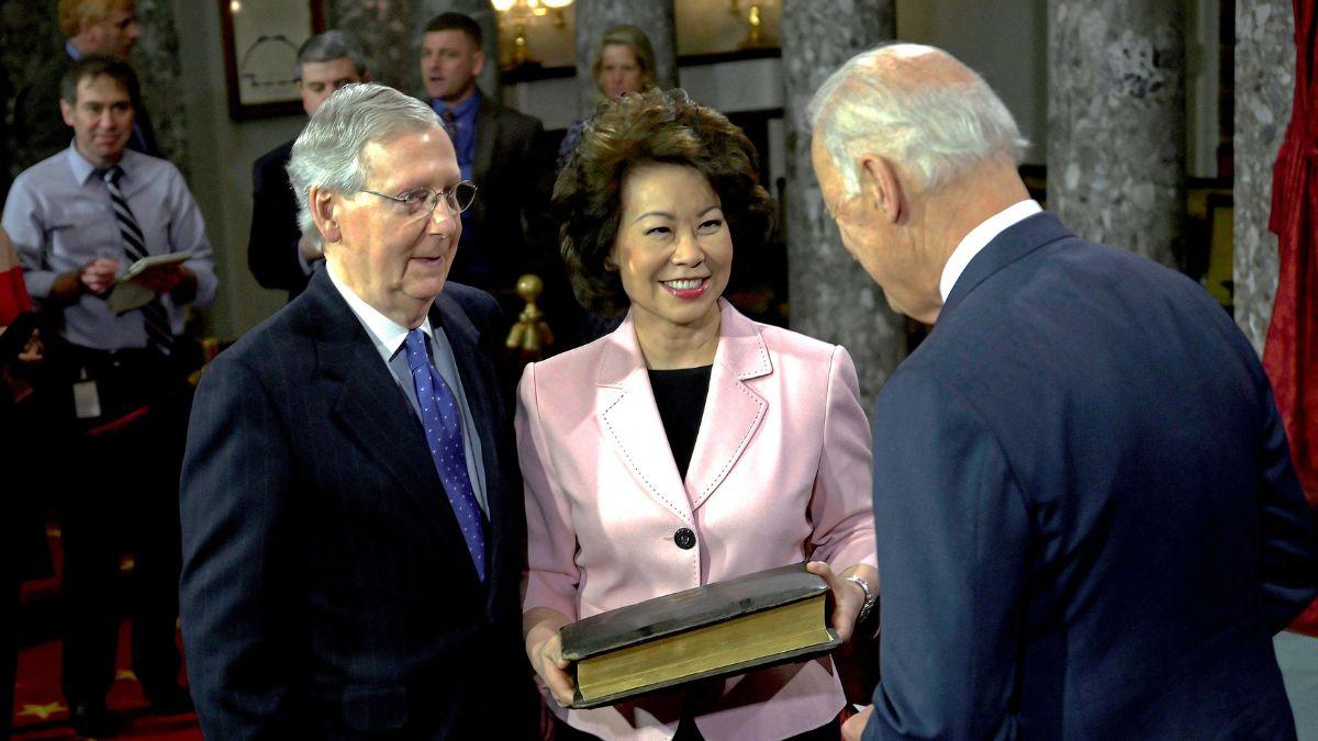 Photo of Mitch McConnell, Elaine Chao