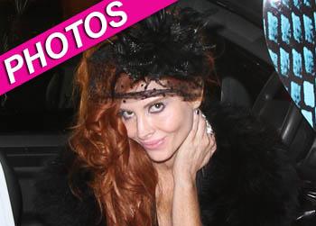 //phoebe price flashes lady parts