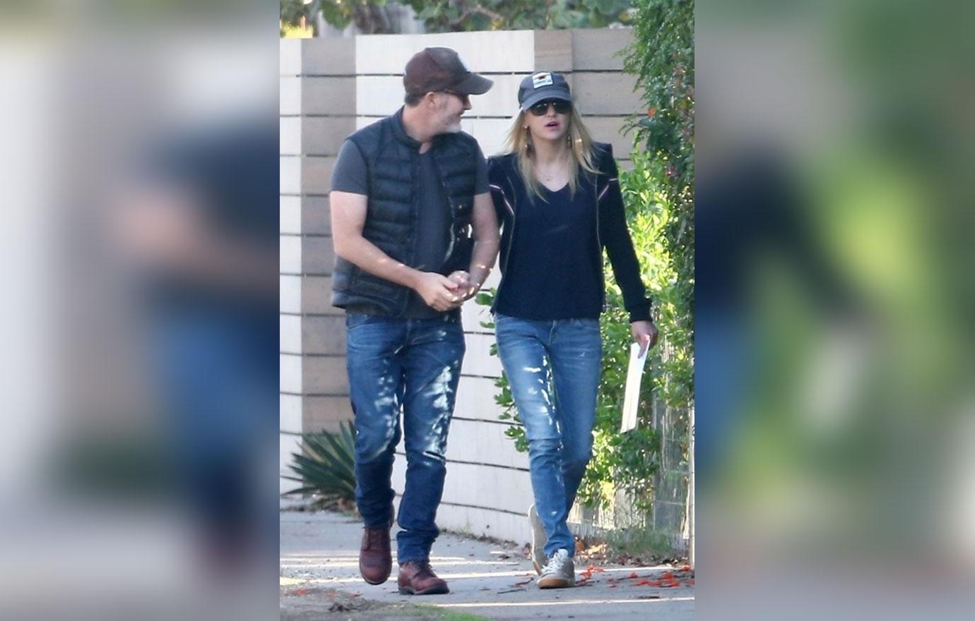 //Anna Faris boyfriend Michael Barrett house hunt