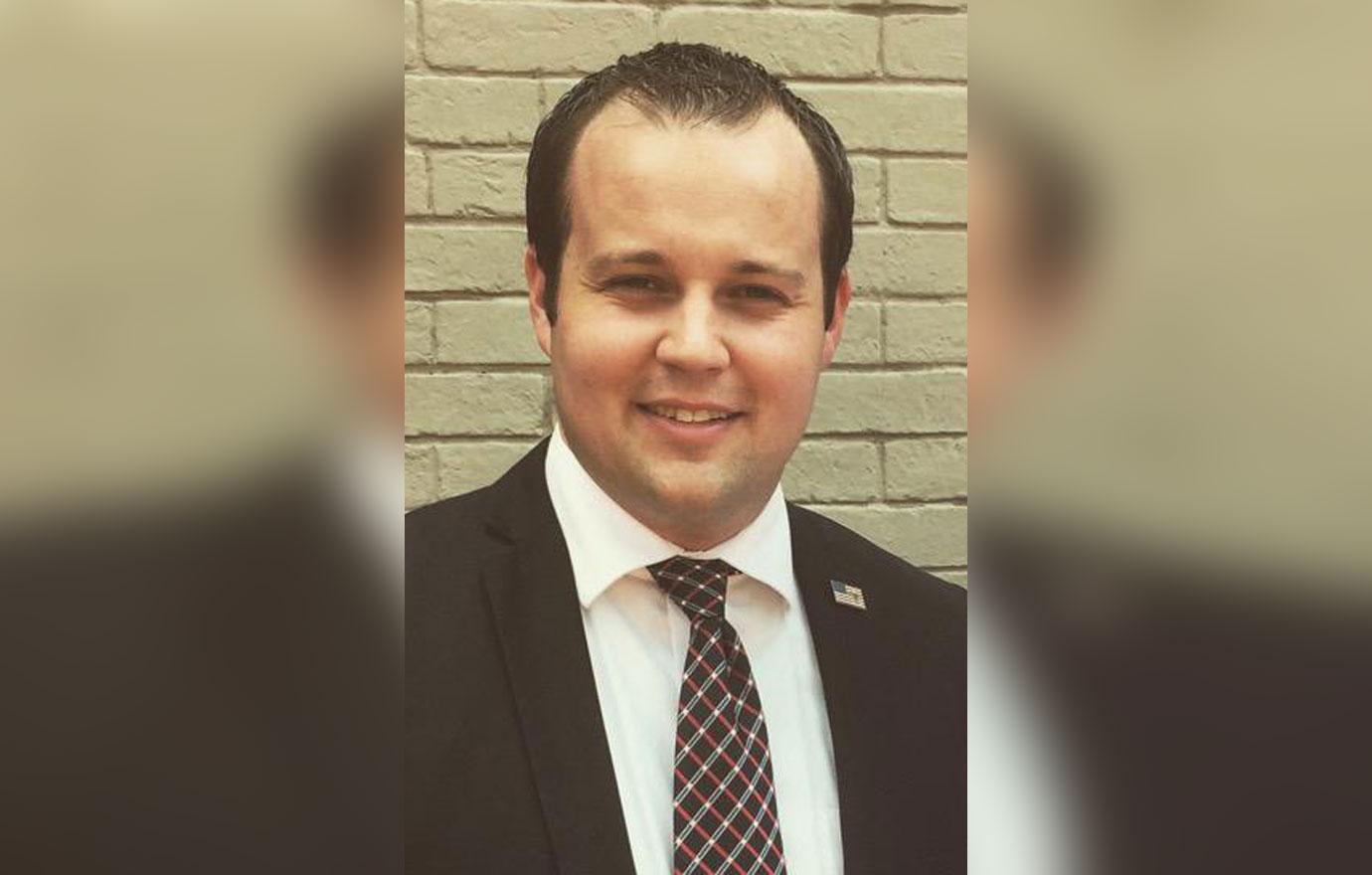 josh duggar wife isnt worriedbelieves he will free able raise kids despite child allegations