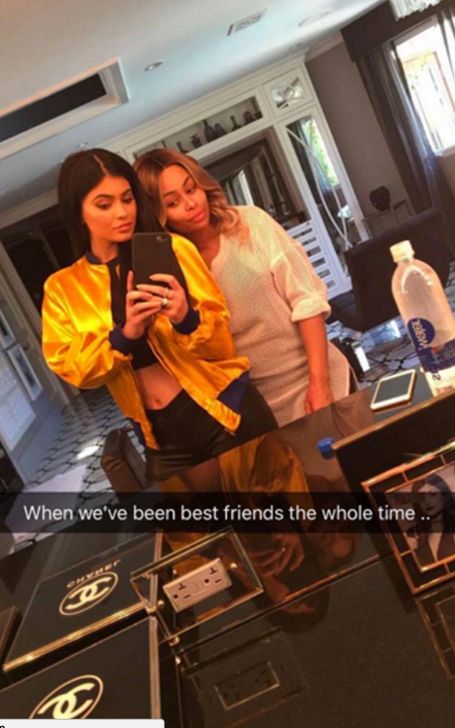 //Kylie Jenner Blac Chyna Feud Instagram Blonde Makeup