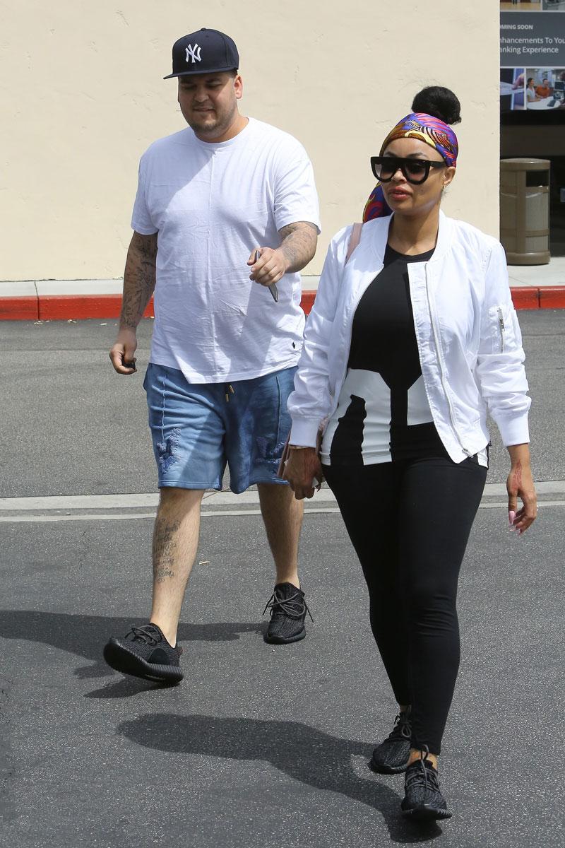 Blac Chyna Pregnant Rob Kardashian Hid Bump