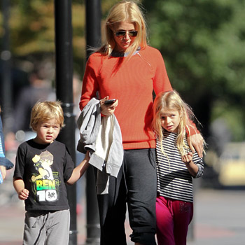 //gwyneth paltrow post partum splash