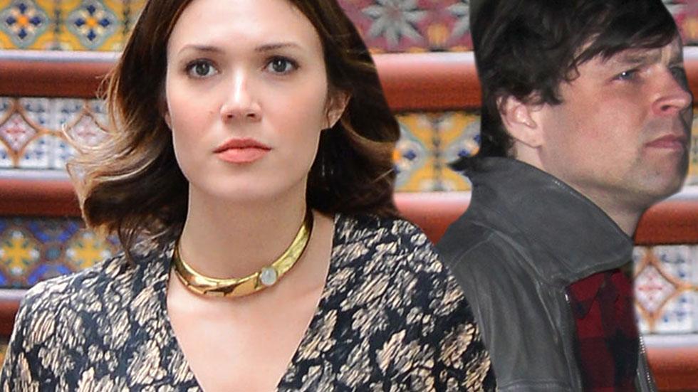 Ryan Adams Performs The Same Day Mandy Moore Files For Divorce