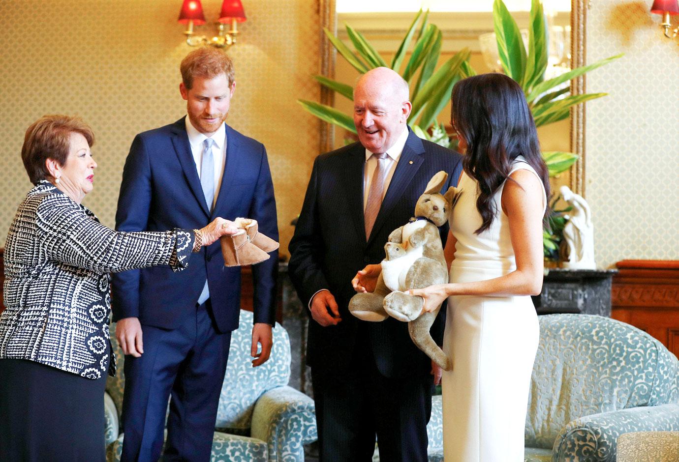 //meghan markle pregnant baby bump australia