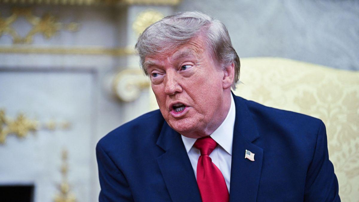 image of The president paused his speech to ask the audience, 'Does anybody get that one?'