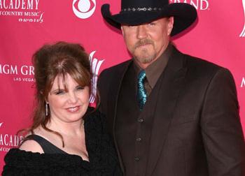 Trace Adkins Heartbreak: Wife Of 17 Years Files For Divorce After His ...