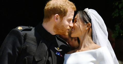 royal wedding prince harry meghan markle first kiss photos