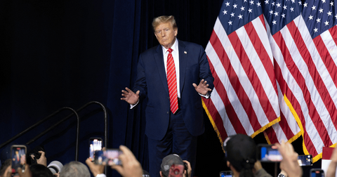 donald trump revives feud with megyn kelly