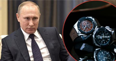 Photo of Vladimir Putin ans watches