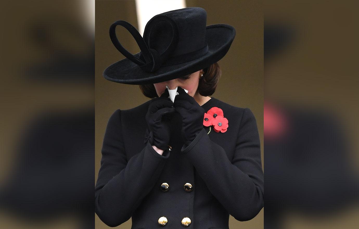 //pregnant kate middleton attends remembrance sunday