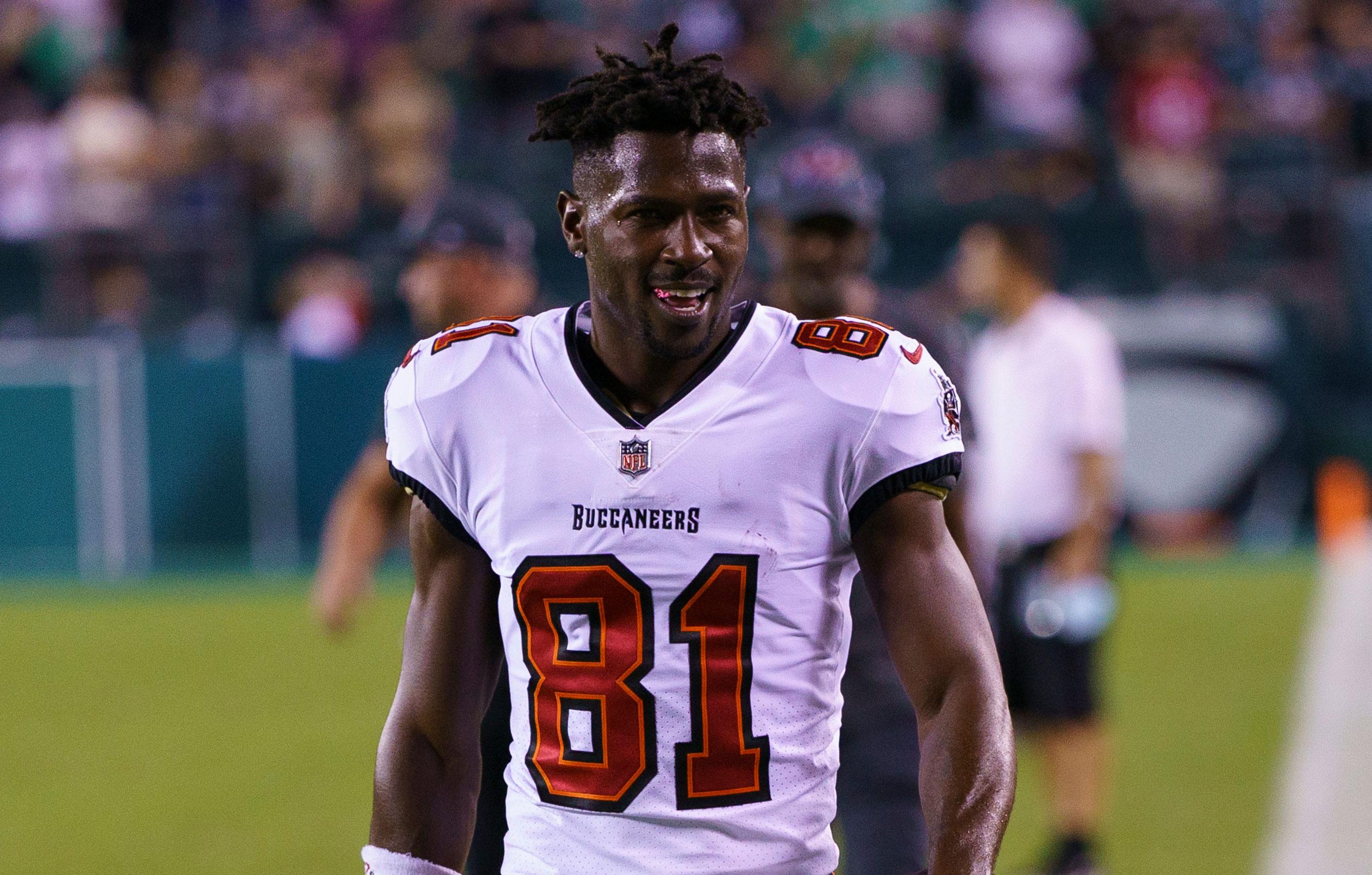 Tampa Bay Buccaneers release Antonio Brown after Sunday's mid-game