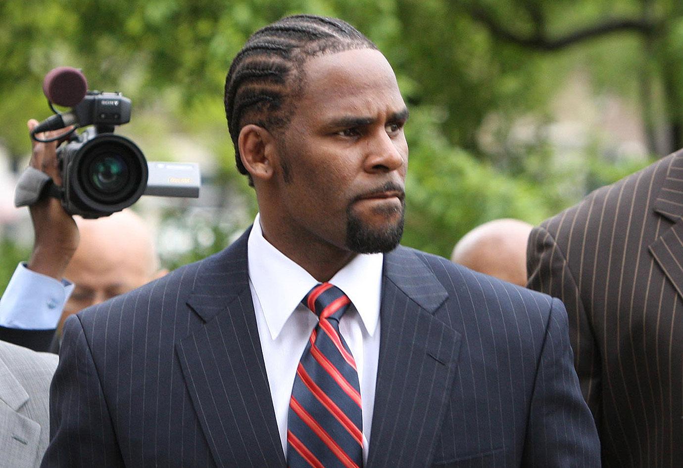 r kelly fined employees someone ate donuts manager