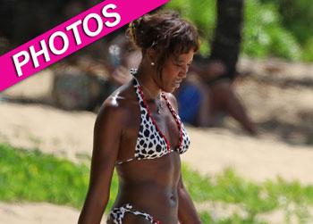 //naomi campbell bikini hawaii splash