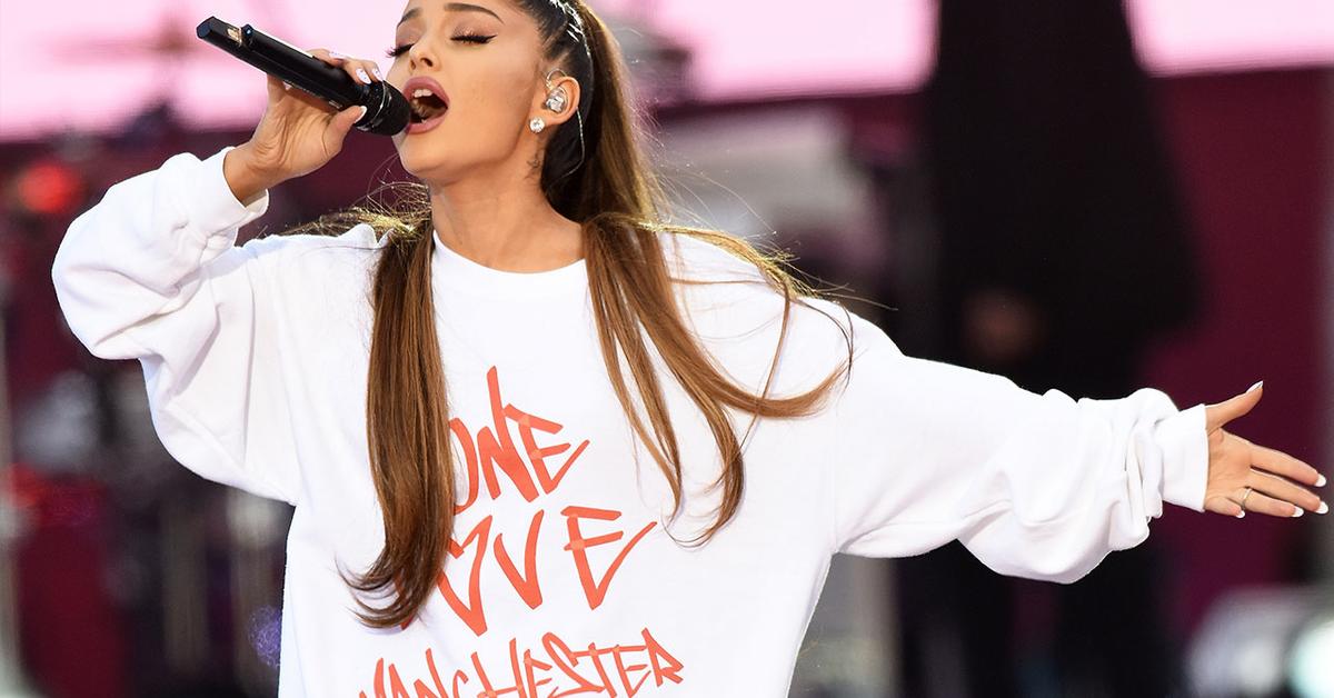 Ariana Grande Reads Letter She Wrote To Fans After Manchester Bombing(00)