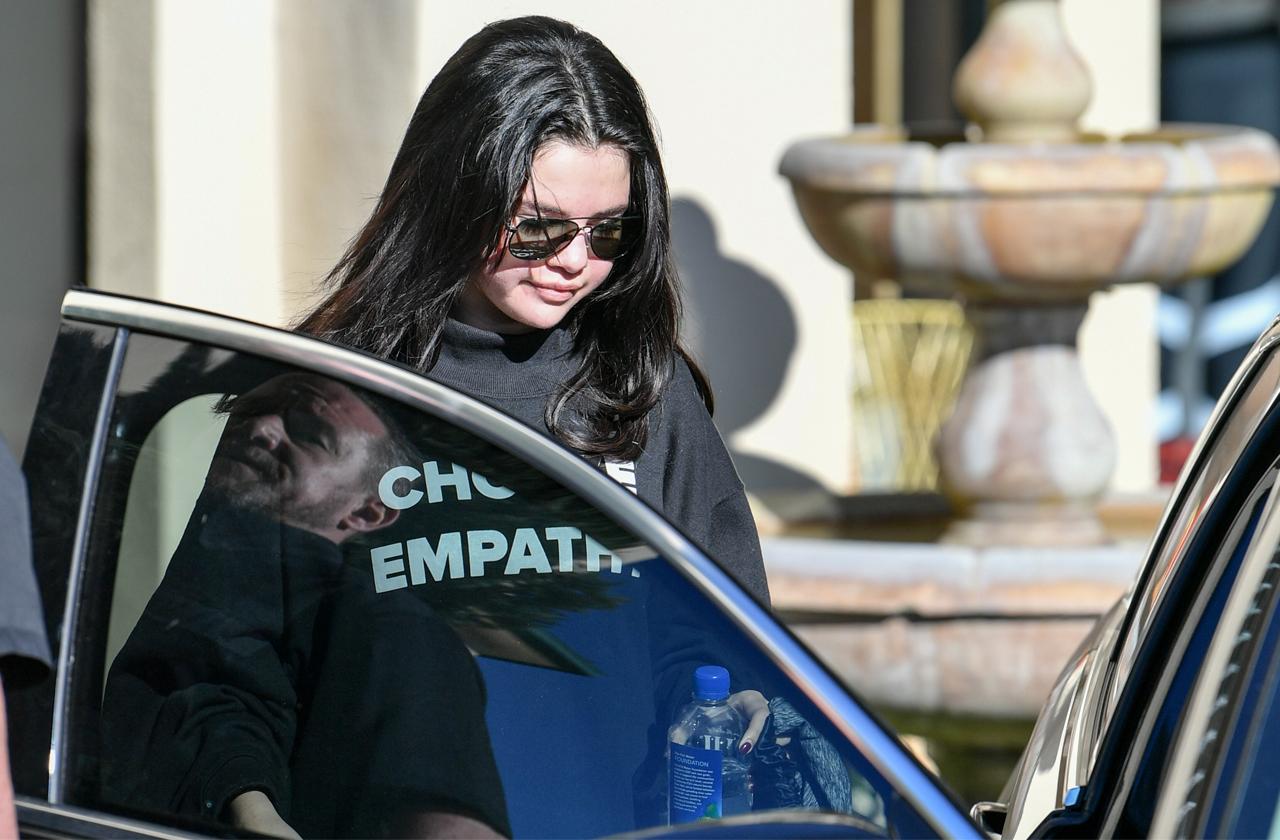 Selena Gomez Ends 2018 Healthy And Strong After Rehab Stint