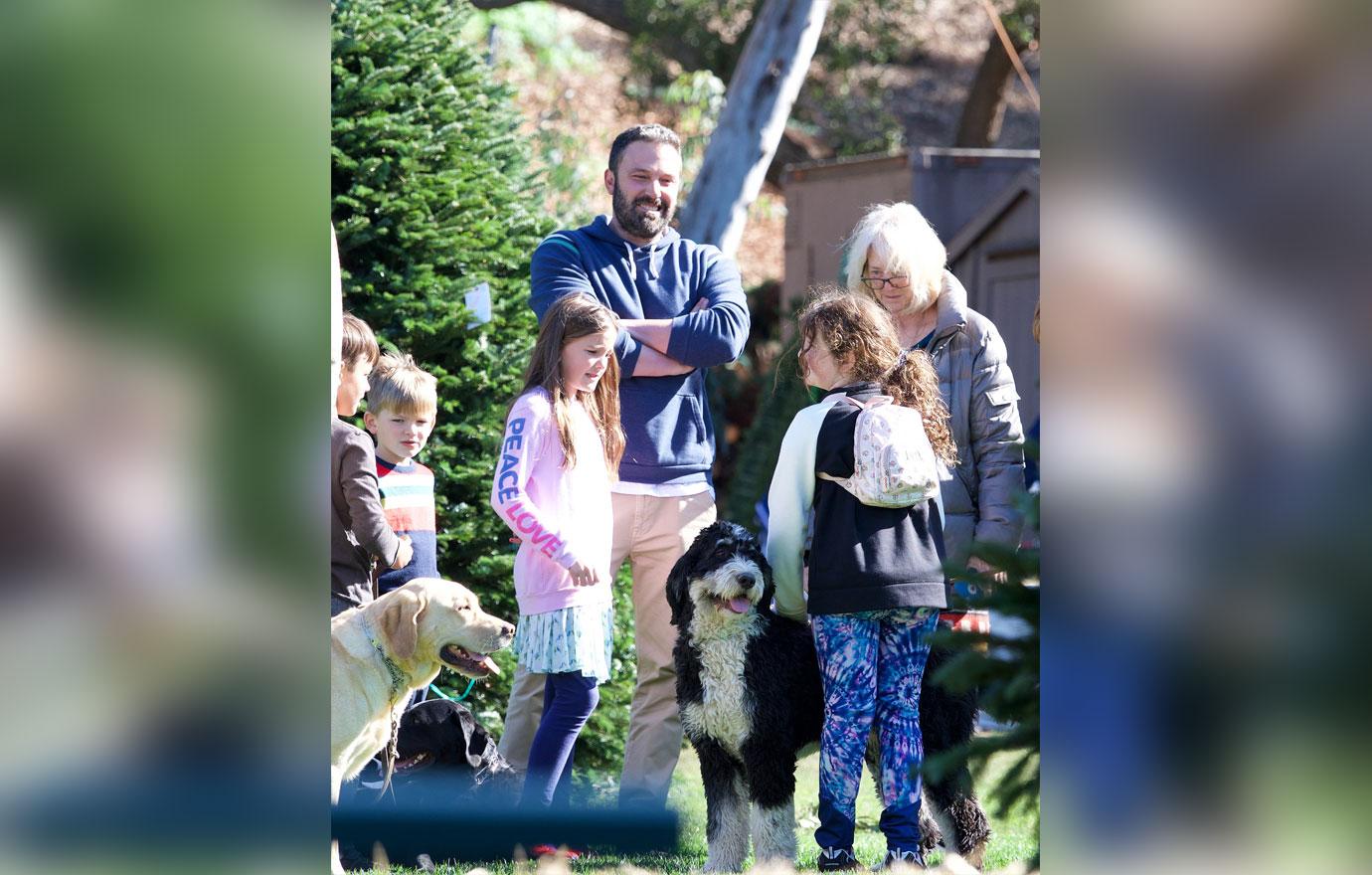 Ben Affleck Takes Family Christmas Tree Shopping