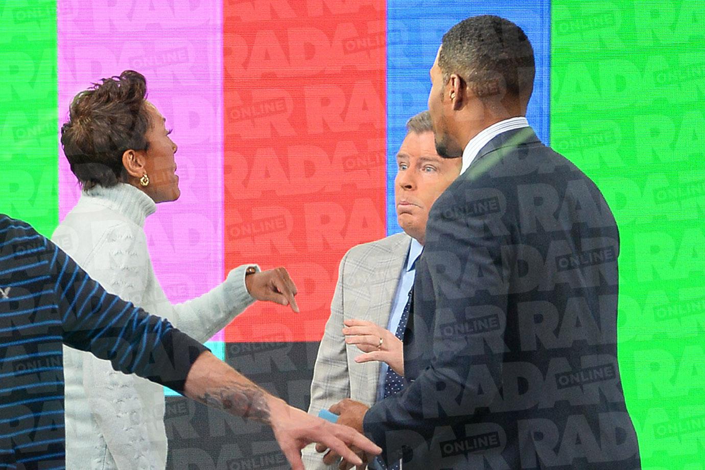 //michael strahan robin roberts on set gma confrontation