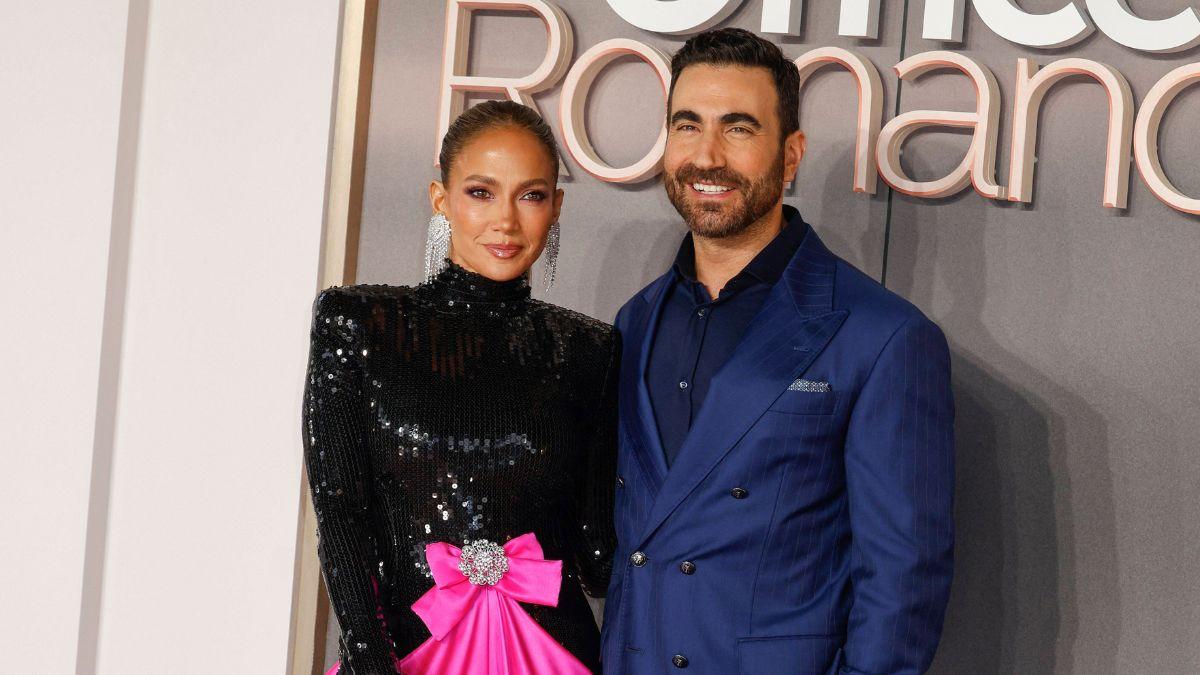 Photo of Jennifer Lopez and Brett Goldstein