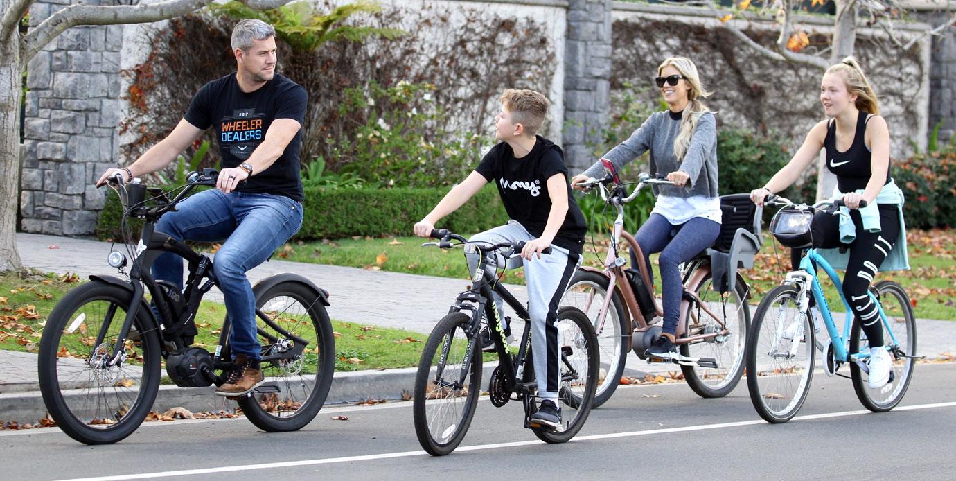 ‘Flip or Flop’ star Christina El Moussa rides bikes on Christmas with new husband Ant.