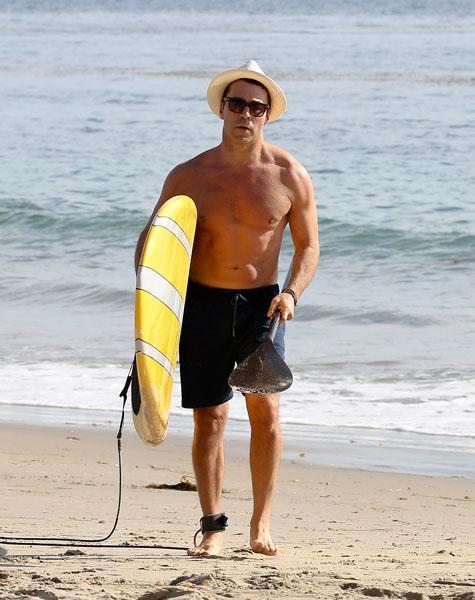 Shirtless Jeremy Piven Paddleboard