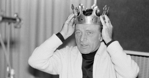 Richard Burton's tortured life and private demons are revealed, exposing the struggles behind his fame.