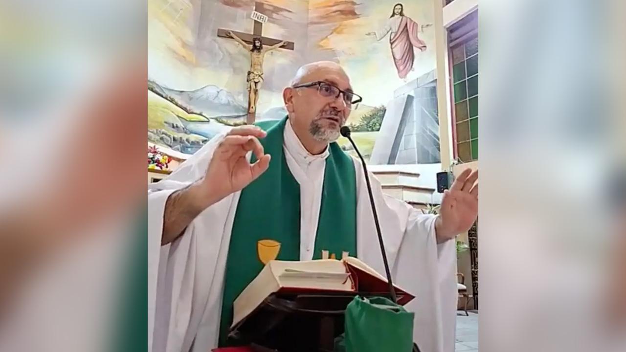 image of Shocking footage captured the moment a large wooden cross toppled onto the priest at Perpetuo Socorro Church.