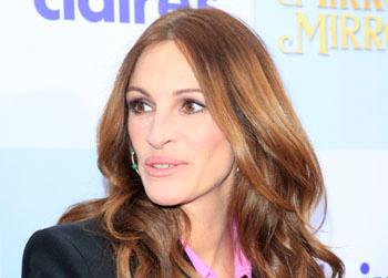 //juliarobertsweddingmoney