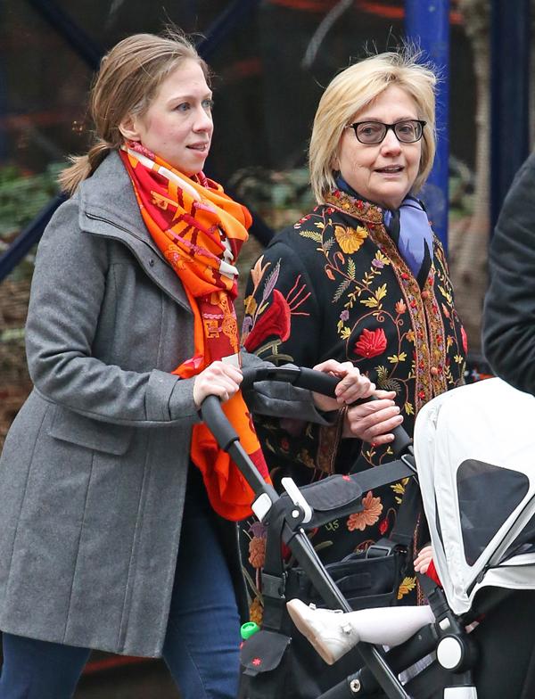 Hillary Clinton Chelsea Clinton Baby Daughter Charlotte Walk