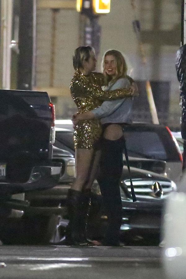 Miley Cyrus Kissing Stella Maxwell Photos