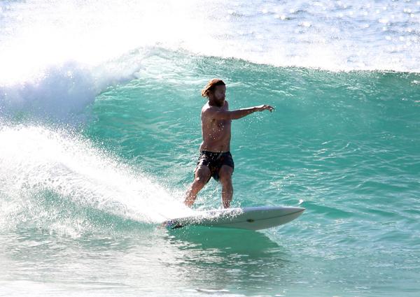 //simon baker shirtless weight surfing