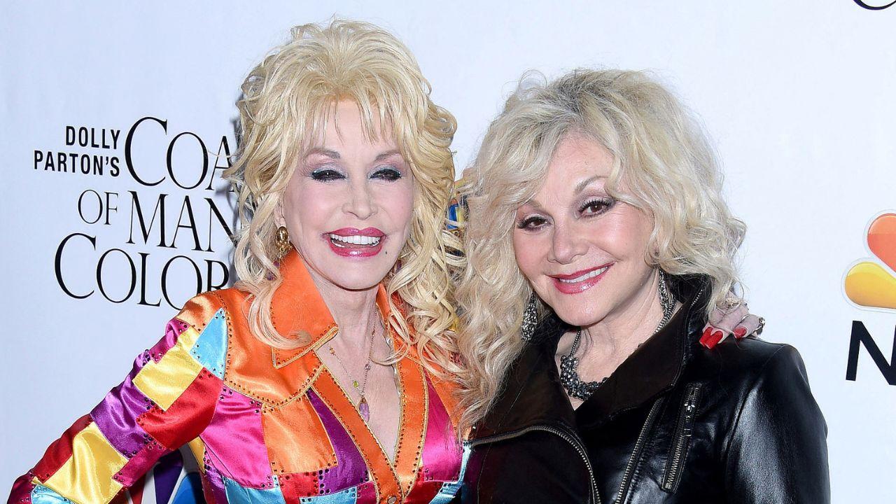 picture of Dolly Parton and Stella parton