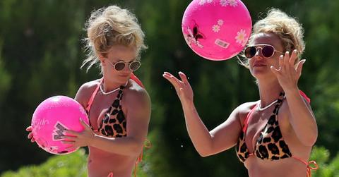 //britney spears leopard bikini body abs pp