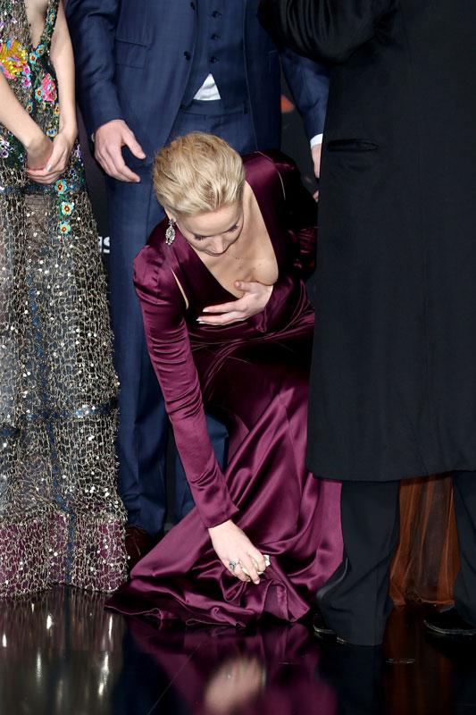 Jennifer Lawrence Wardrobe Malfunction at The Hunger Games After