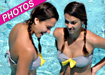 //jessica alba bikini splash