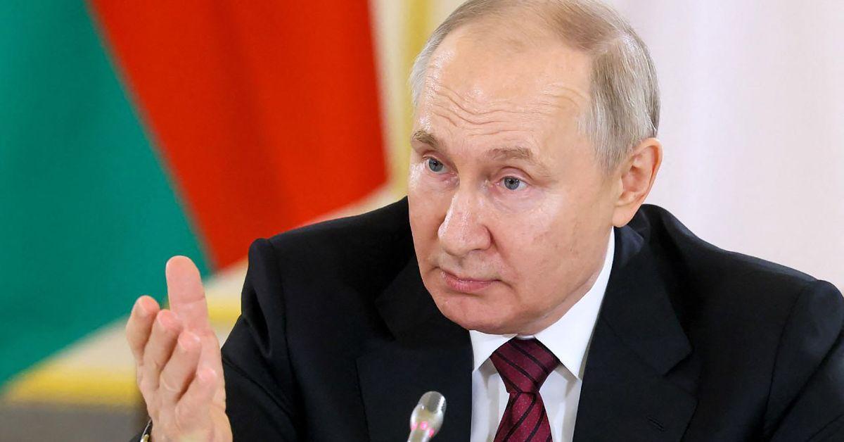 New Probe Finds Putin Was 'Just a Pen Pusher' for KGB