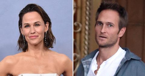 jen garner rejects boyfriend moving in together