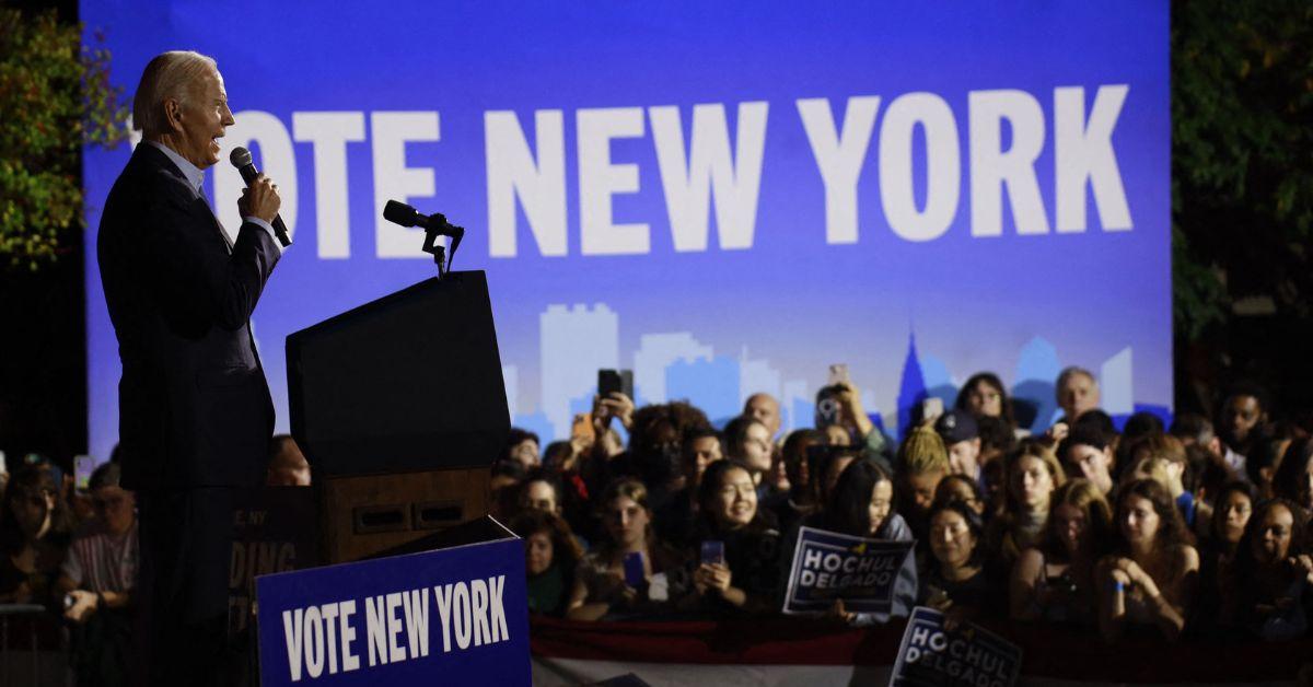 Hecklers Thrown Out Of Joe Biden's Rally After Shouting At President