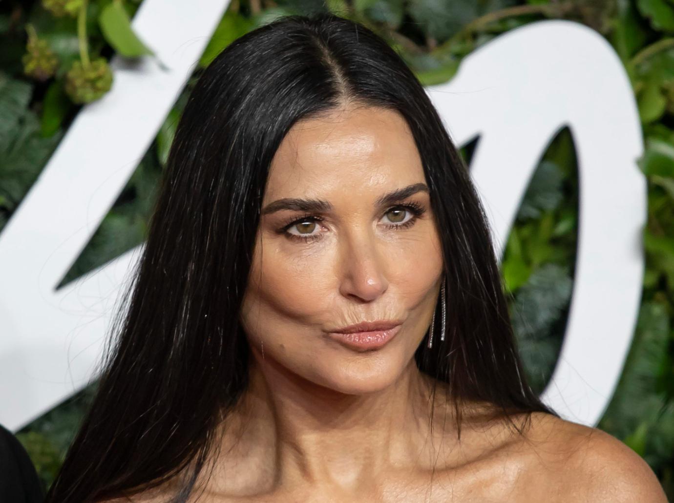 Demi Moore's Shocking New Face, Plastic Surgeons Weigh In