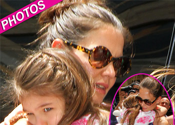 //suri cruise sad mom splash