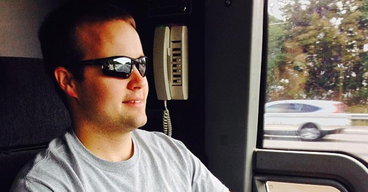 josh duggar iphone seized federal agents criminal case demands dismissed