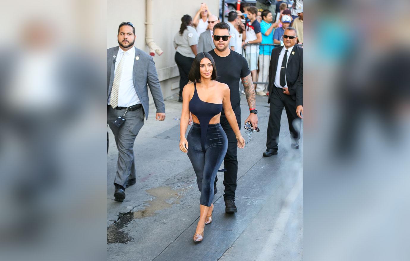 //Kim Kardashian Ribs Skinny