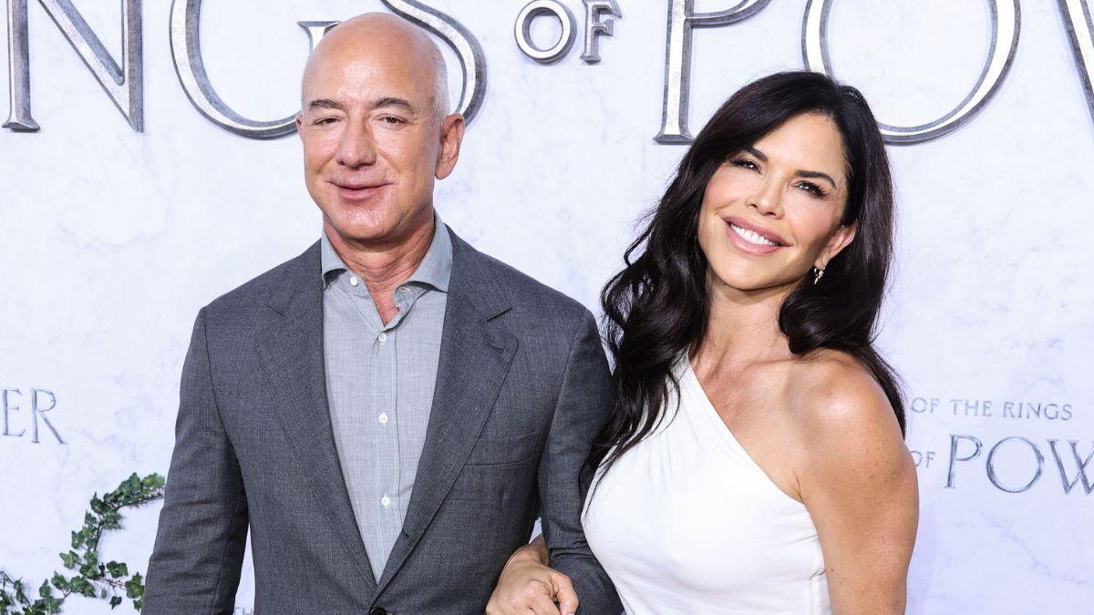 Photo of Jeff Bezos, Lauren Sánchez