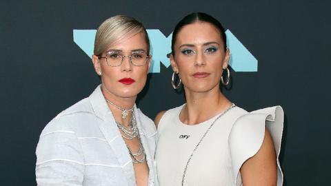 //soccer stars ali krieger and ashlyn harris get married